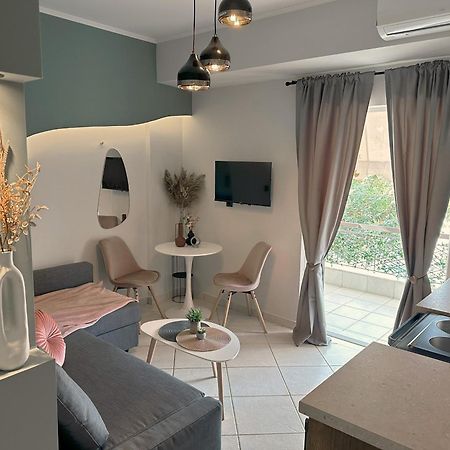 Less Is More Apartment Preveza Luaran gambar